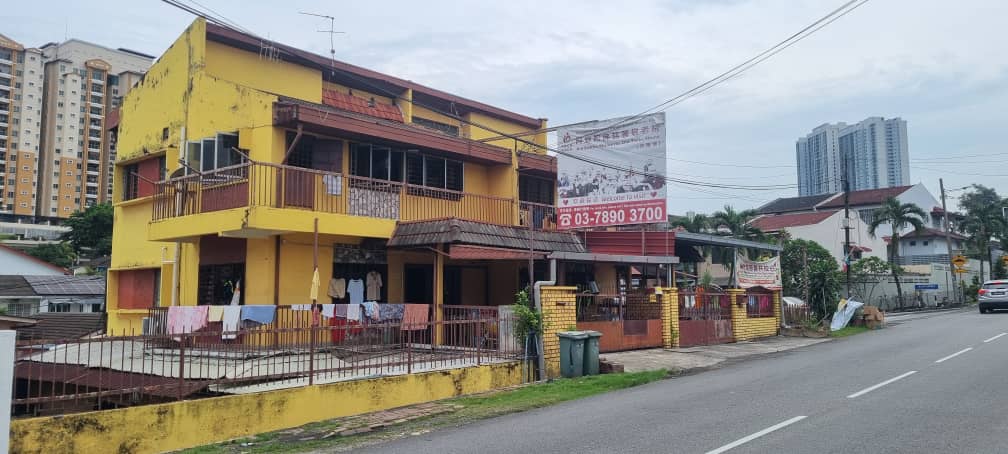 Exterior of Amitabha Foundation Elder Home building on Old Klang Road